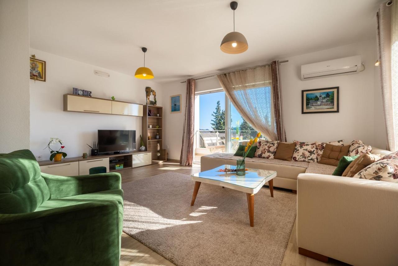 Happy Home Tivat Exterior foto